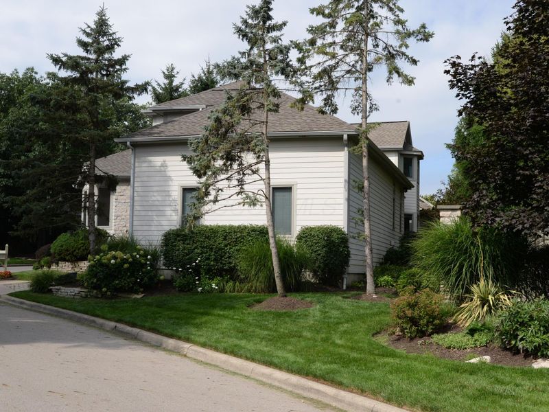 3166 Melbury Drive, Columbus, OH 43221 Photo 4