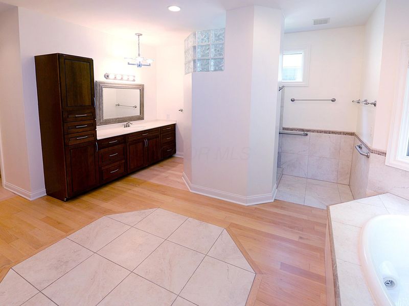 3166 Melbury Drive, Columbus, OH 43221 Photo 40
