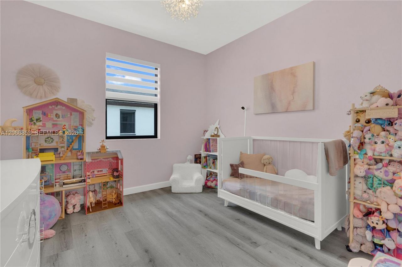 550 NE 207th St , Miami, FL 33179 Photo
