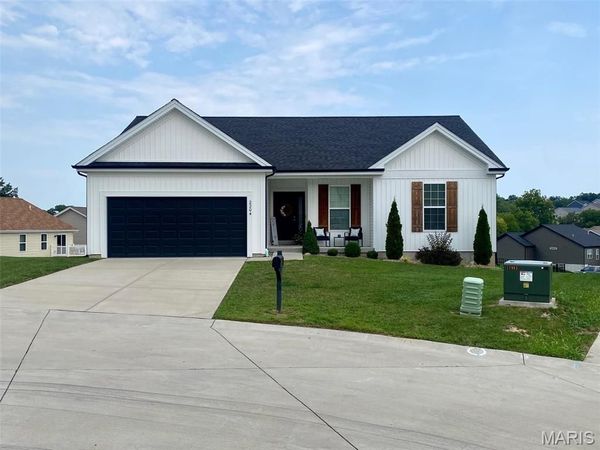 2204 Grit Court , Washington, MO 63090