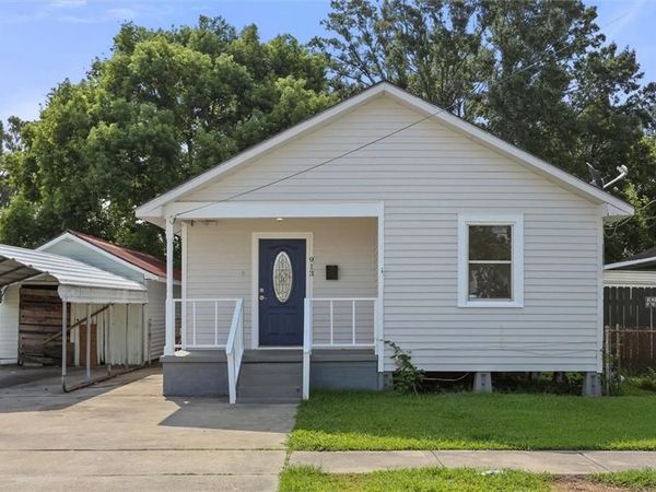 913 WEST Drive , Westwego, LA 70094