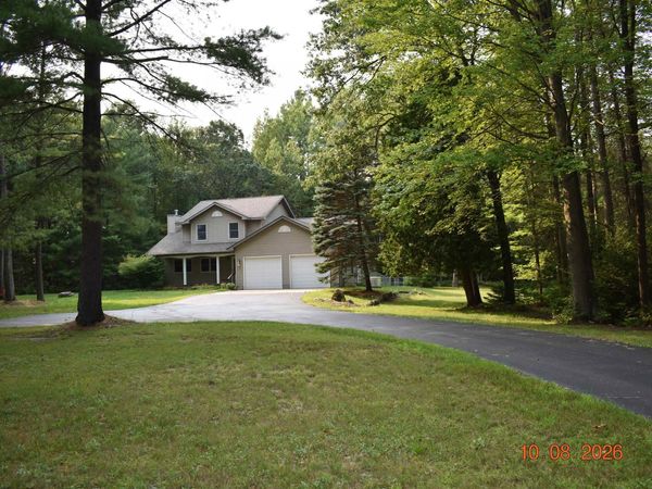 1686 Rau Road, West Branch, MI 48661