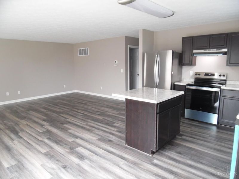 2156 Pumpkin Ridge Court, Hamilton, OH 45013 Photo 4