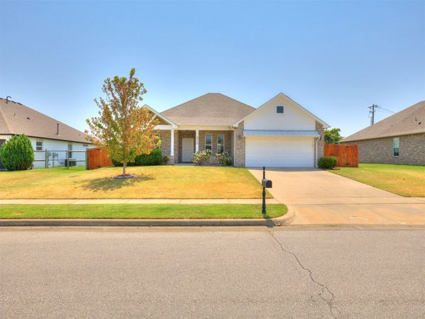 7315 E Oak Ridge Street , Broken Arrow, OK 74014
