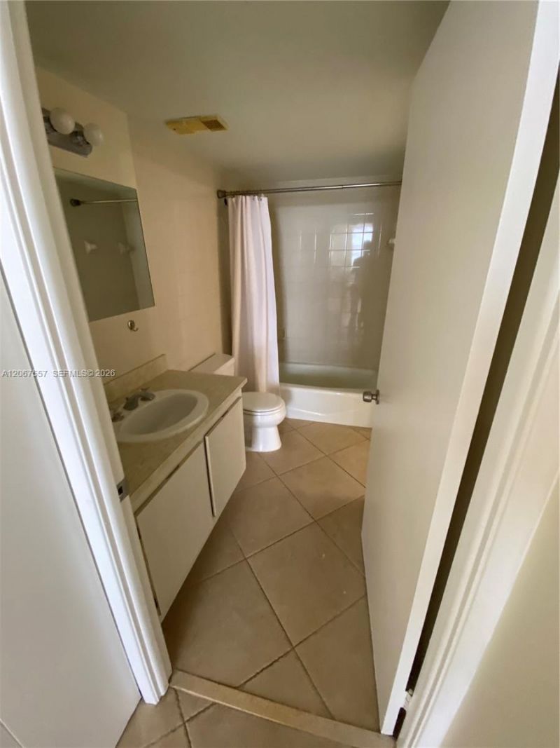 1470 NE 123rd St , Unit A1406, North Miami, FL 33161 Photo
