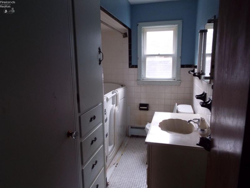 103 Fairfield Avenue, Bellevue, OH 44811 Photo 8