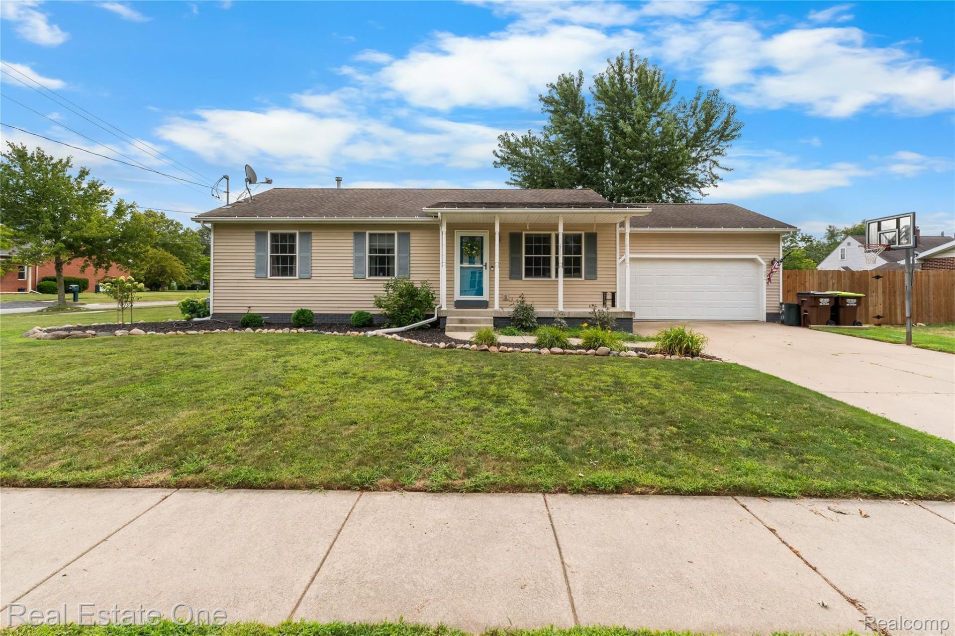 1100 Jane Street, Tecumseh, Mi 49286 Main Photo