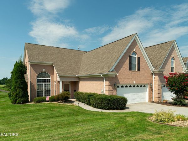 1109 Creekside Village Way, Seymour, TN 37865