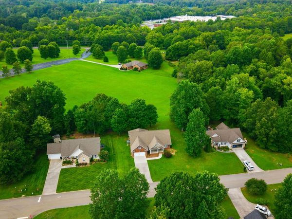 203 Shadows Lawn Drive , Athens, TN 37303