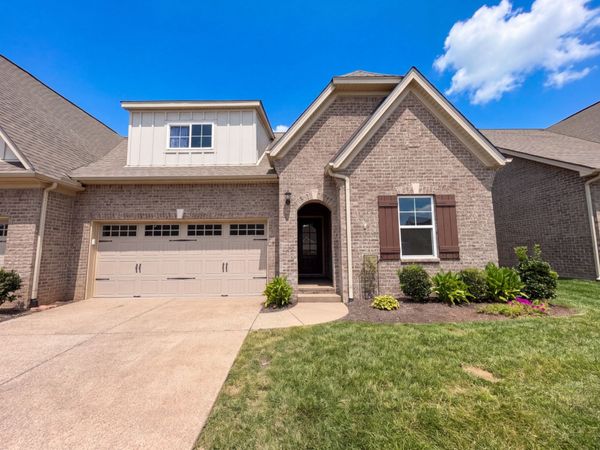 914 Meadowcrest Way , Lebanon, TN 37090