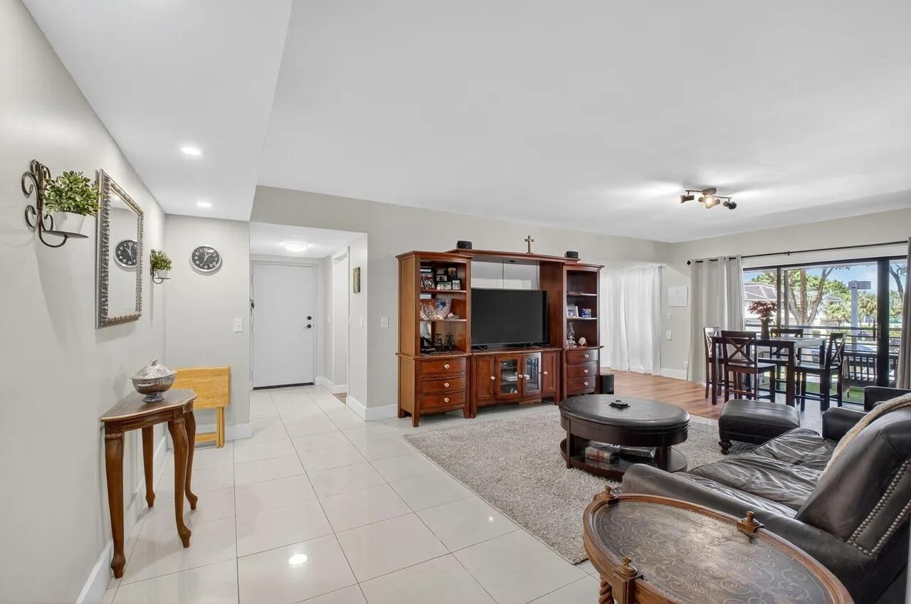 6342 Longboat Lane W, Unit 201, Boca Raton, FL 33433 Photo