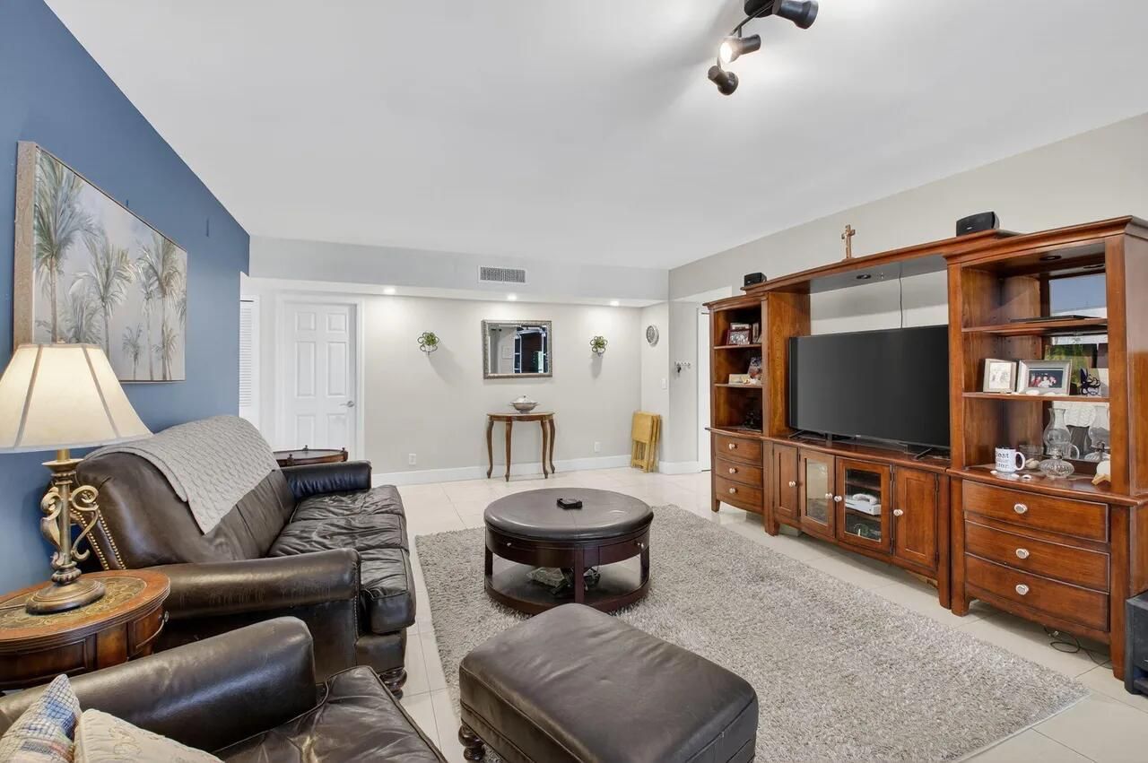 6342 Longboat Lane W, Unit 201, Boca Raton, FL 33433 Photo