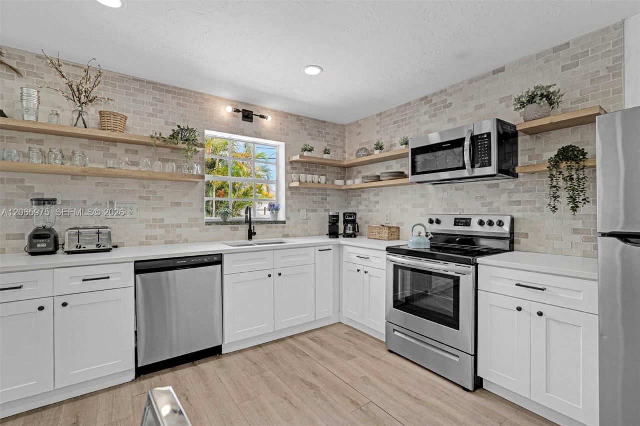 407 S 56th Ter , Hollywood, FL 33023 Photo