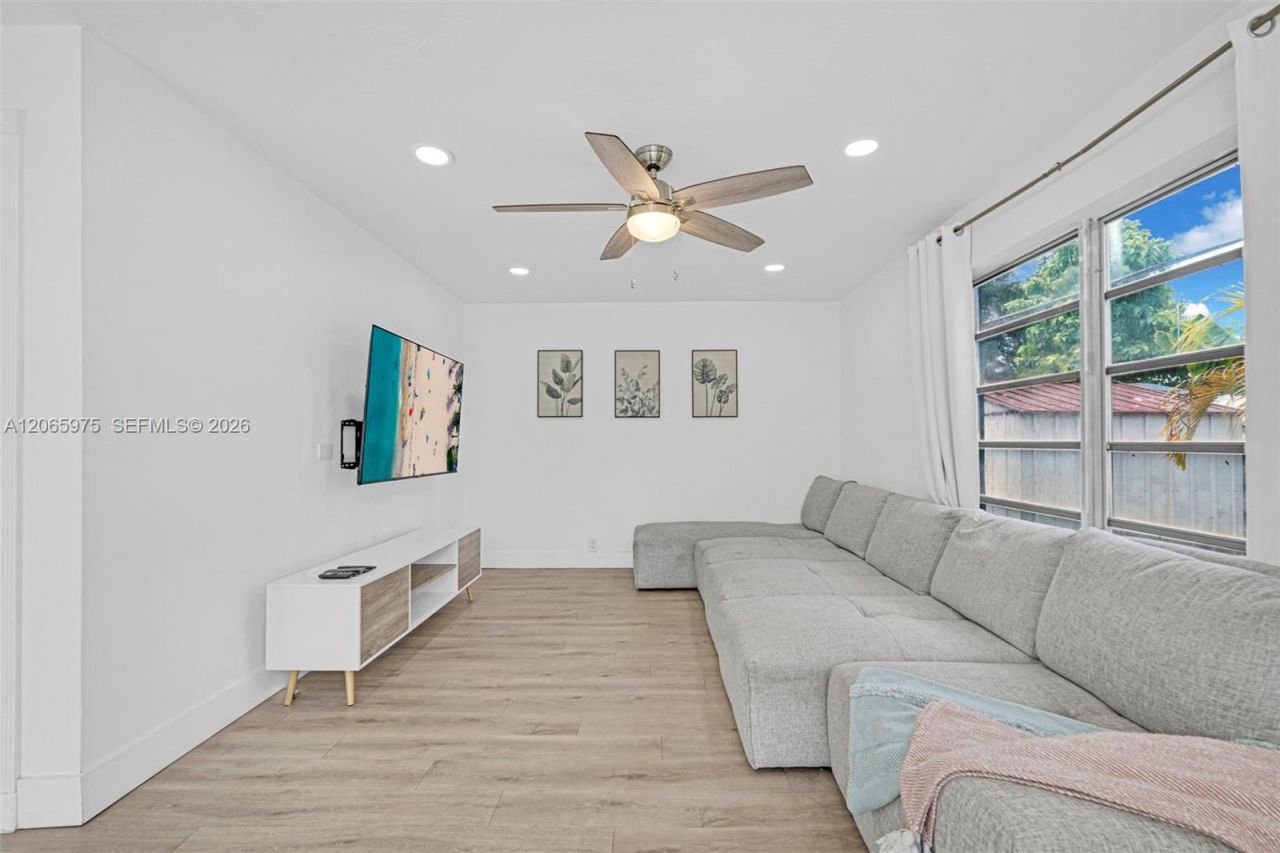 407 S 56th Ter , Hollywood, FL 33023 Photo