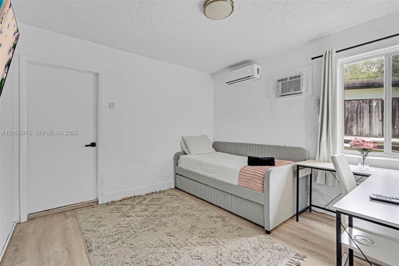 407 S 56th Ter , Hollywood, FL 33023 Photo