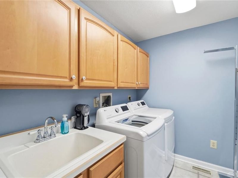 2662 Vienna Estates Drive, Miami Township, OH 45459 Photo 21