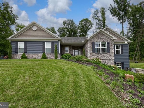 3206 SUTTON DRIVE, HARRISBURG, PA 17112