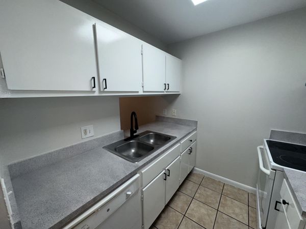 1790 Abbey Road, Unit 102, West Palm Beach, FL 33415