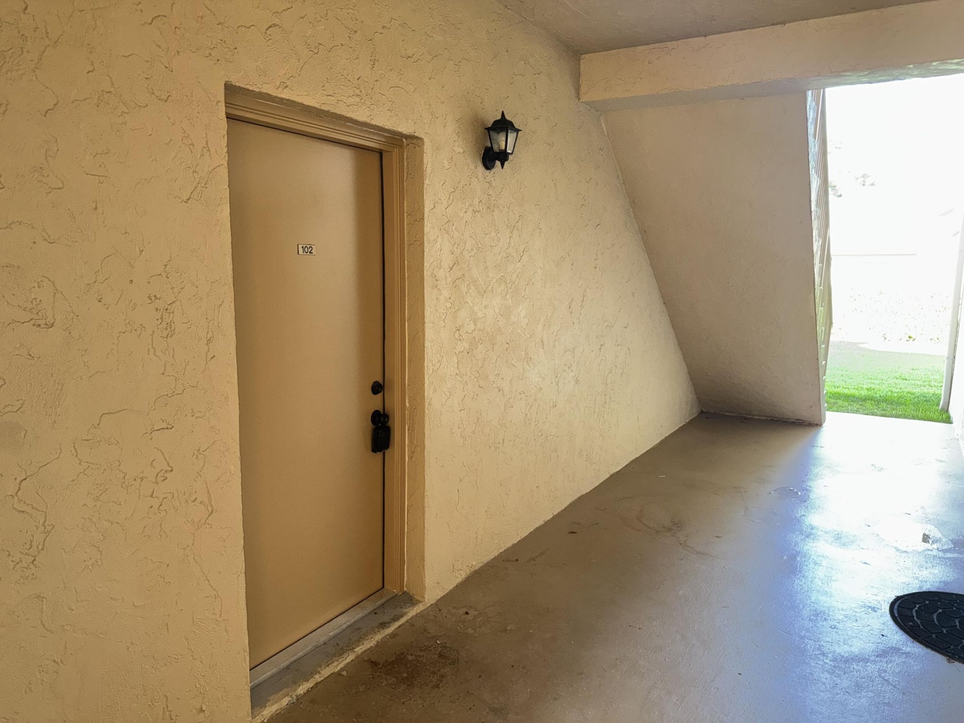 1790 Abbey Road, Unit 102, West Palm Beach, FL 33415 Photo