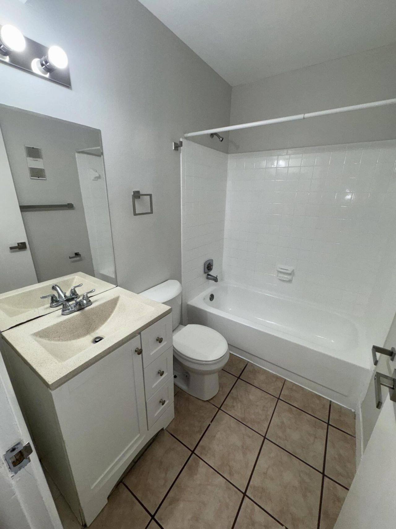 1790 Abbey Road, Unit 102, West Palm Beach, FL 33415 Photo