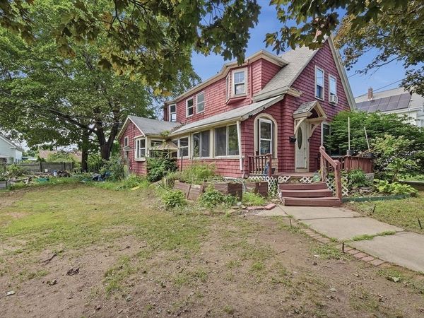 18 Linfield St, Holbrook, MA 02343