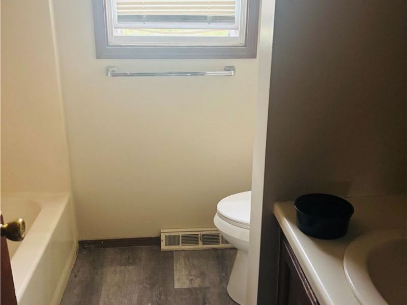 406 Maplebrook Drive, Unit 406, Painesville, OH 44077 Photo 9