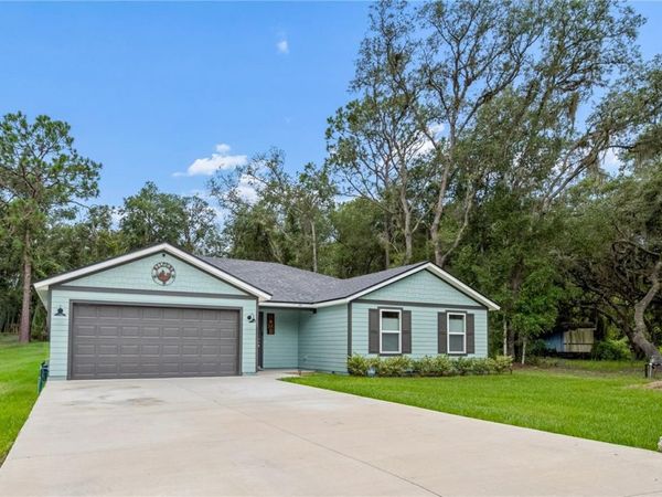 111 BREEZEWAY AVENUE , SATSUMA, FL 32189