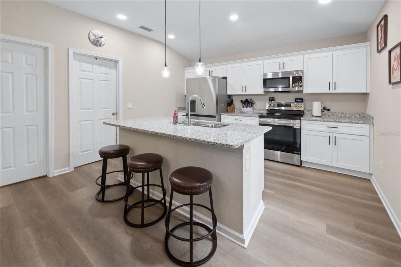111 Breezeway Avenue, Satsuma, FL 32189 Photo