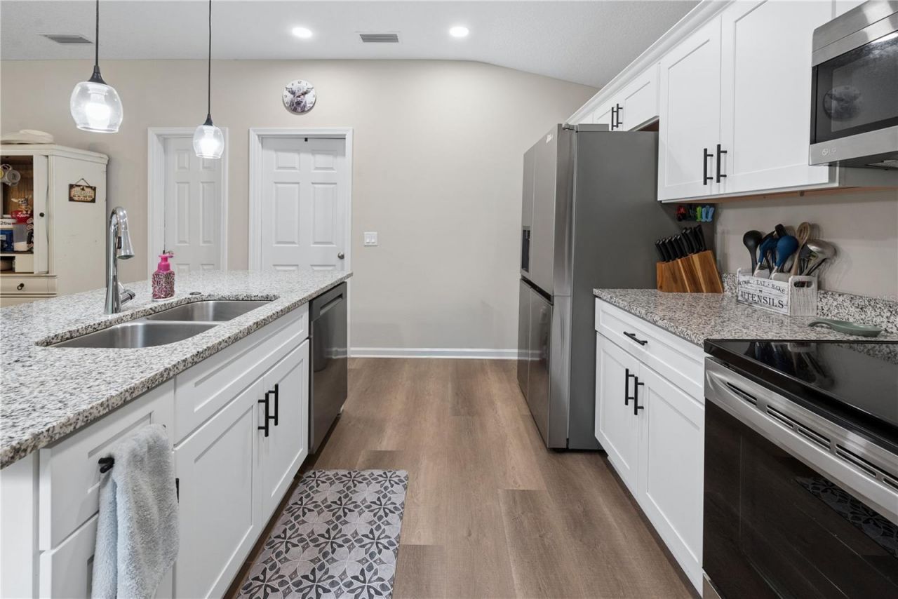 111 Breezeway Avenue, Satsuma, FL 32189 Photo