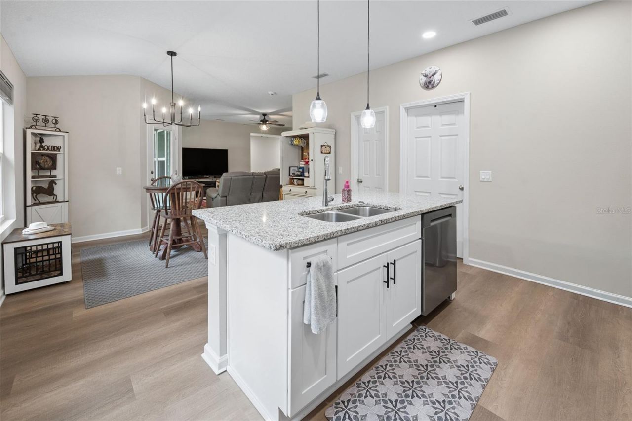 111 Breezeway Avenue, Satsuma, FL 32189 Photo