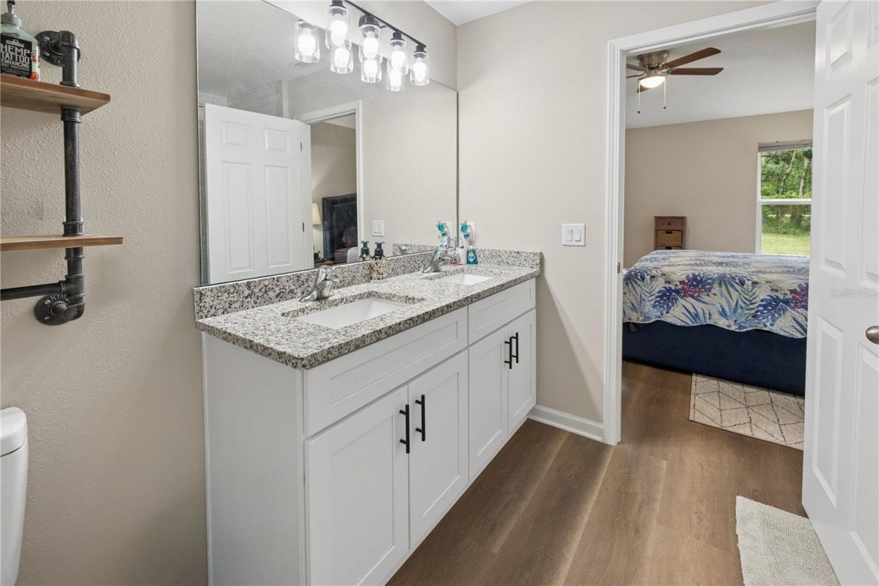 111 Breezeway Avenue, Satsuma, FL 32189 Photo