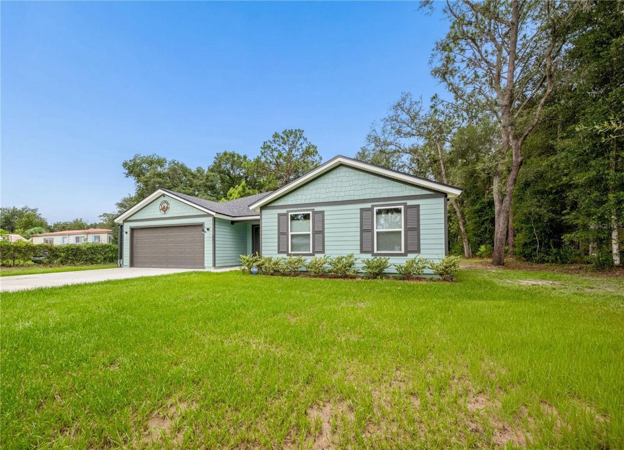 111 Breezeway Avenue, Satsuma, FL 32189 Photo