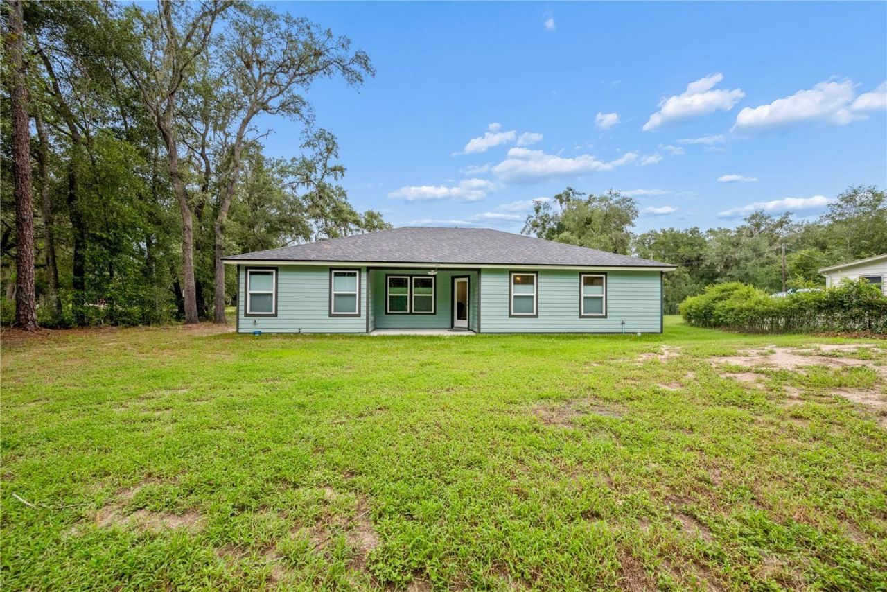 111 Breezeway Avenue, Satsuma, FL 32189 Photo
