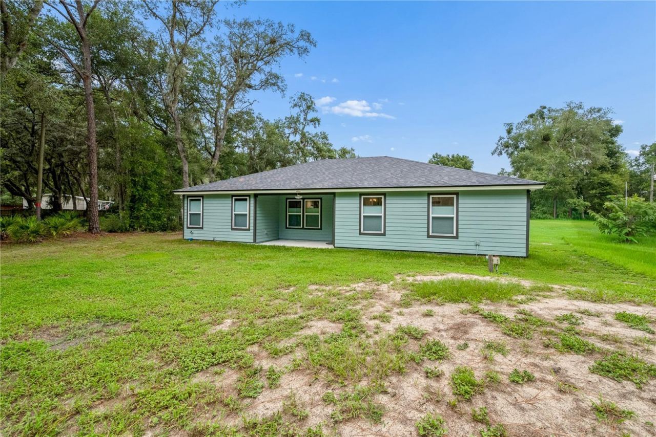 111 Breezeway Avenue, Satsuma, FL 32189 Photo