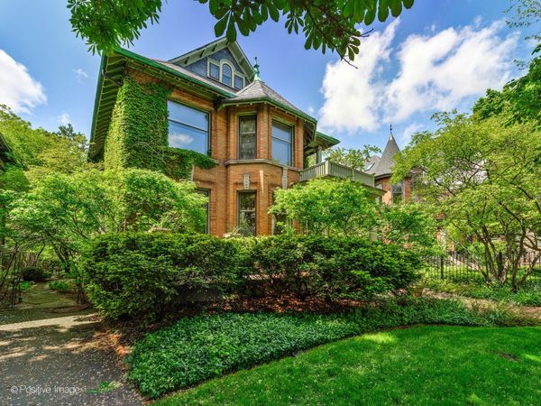 2330 N Kedzie Boulevard , Chicago, IL 60647