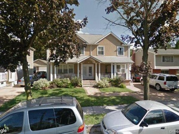 10 3rd Avenue , Westbury, NY 11590