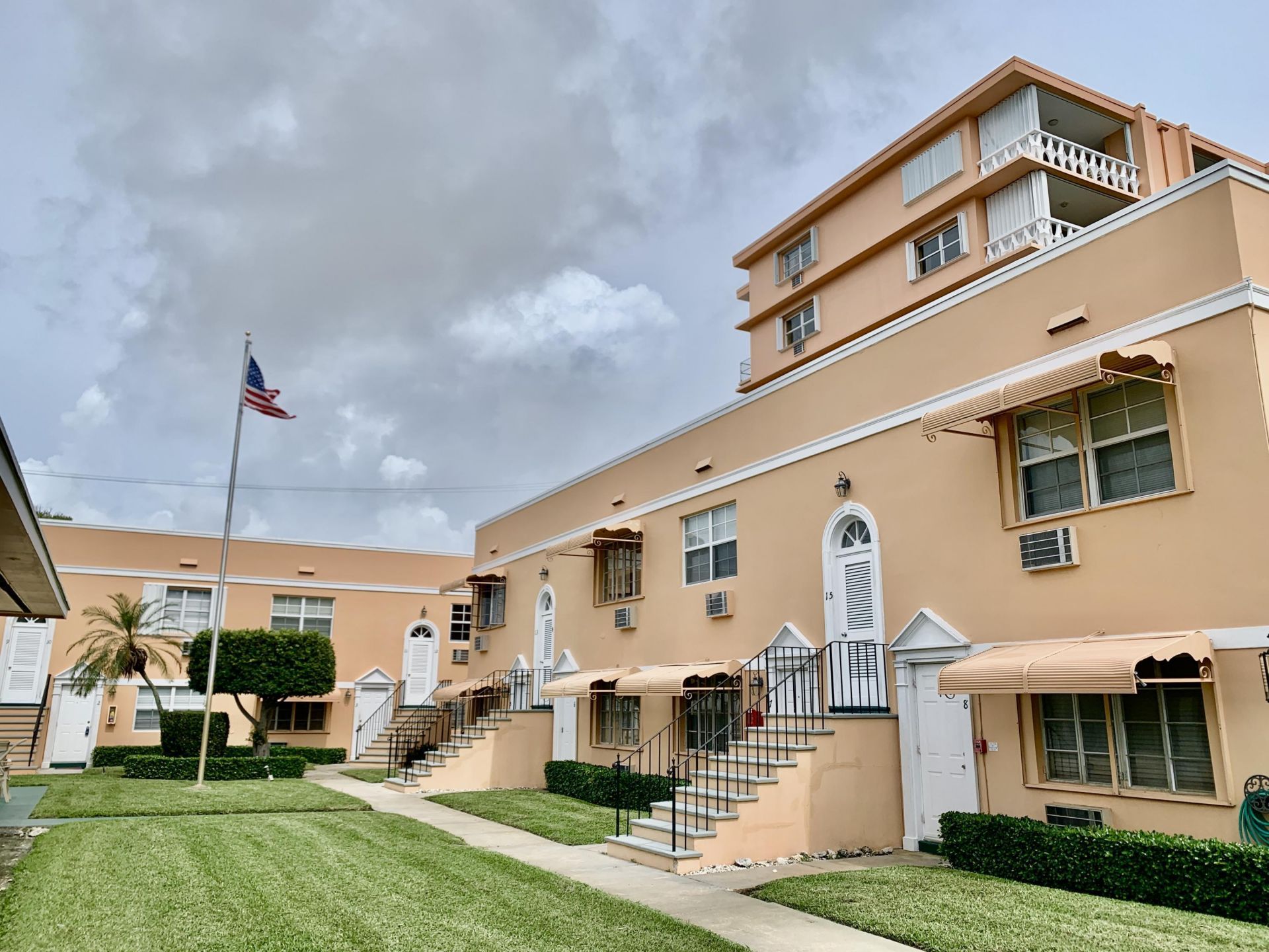 31 S Golfview Road, Unit 14, Lake Worth Beach, FL 33460 Photo