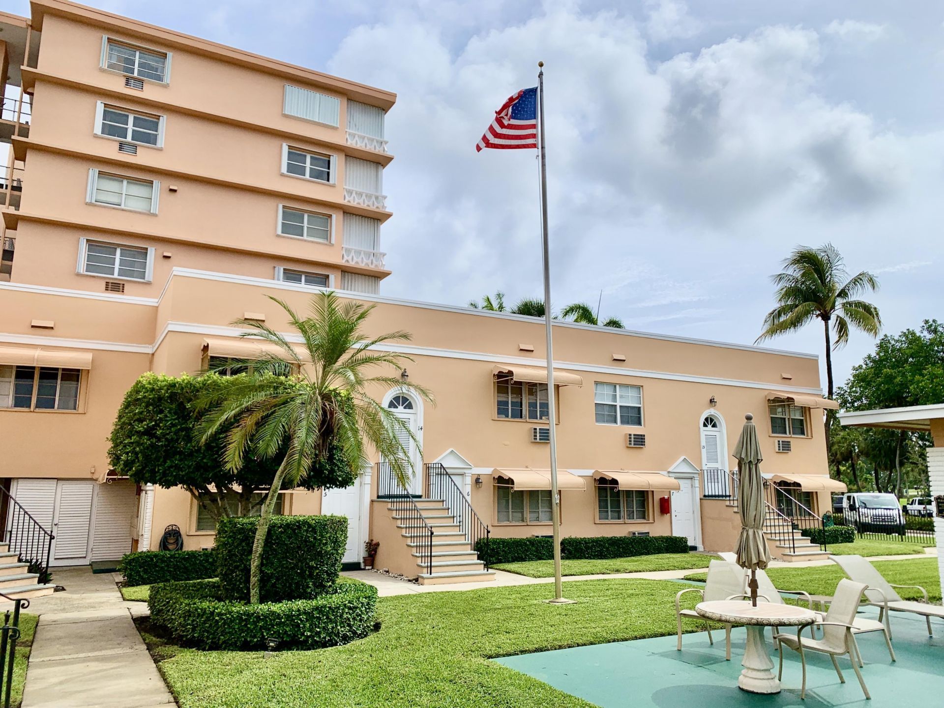 31 S Golfview Road, Unit 14, Lake Worth Beach, FL 33460 Photo