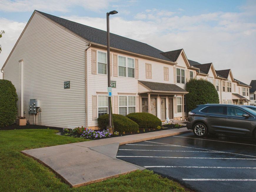 460 A Buttonwood Lane, Unit 460A, York, PA 17406 Main Photo