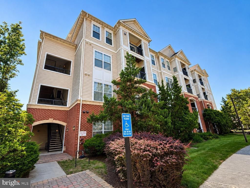 11350 Aristotle Drive, Unit 7-103, Fairfax, VA 22030 Main Photo