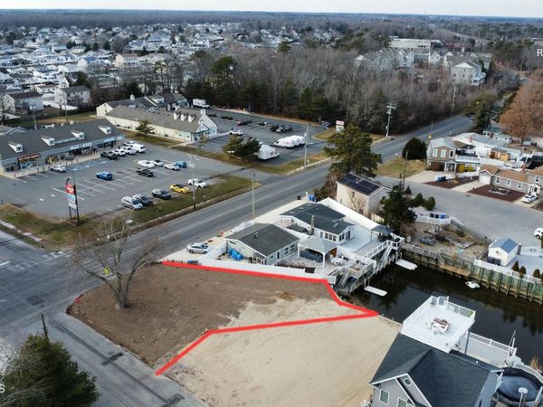 4 Betty Drive, Beach Haven West, NJ 08050