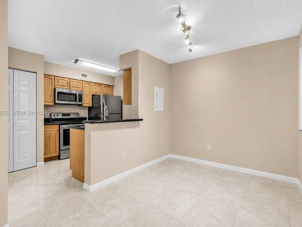 2880 N Oakland Forest Dr , Unit 110, Oakland Park, FL 33309