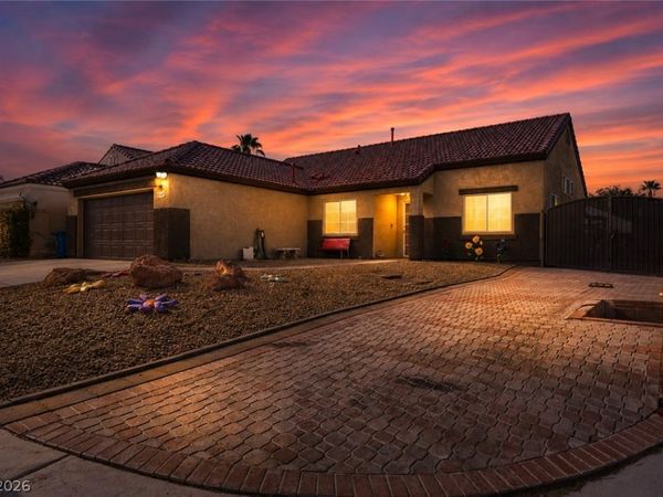 2402 White Sails Court, North Las Vegas, NV 89031