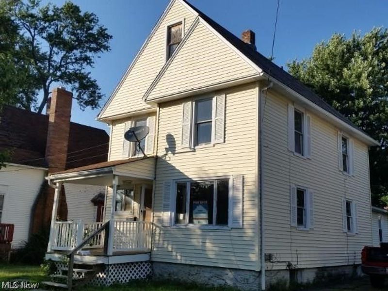 137 Grove Drive, Ashtabula, OH 44004 Photo 2