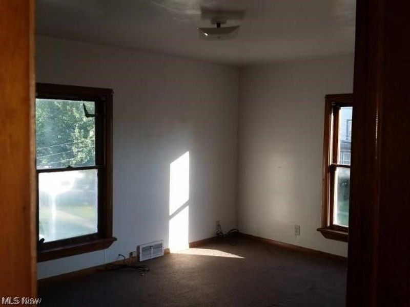 137 Grove Drive, Ashtabula, OH 44004 Photo 3
