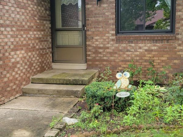 607 Gardenview Drive SW, Unit 131, Byron Center, MI 49315
