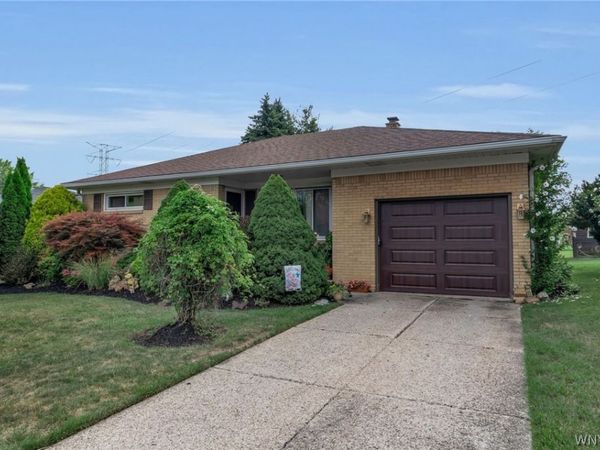 145 Cresthaven Drive, Buffalo, NY 14225