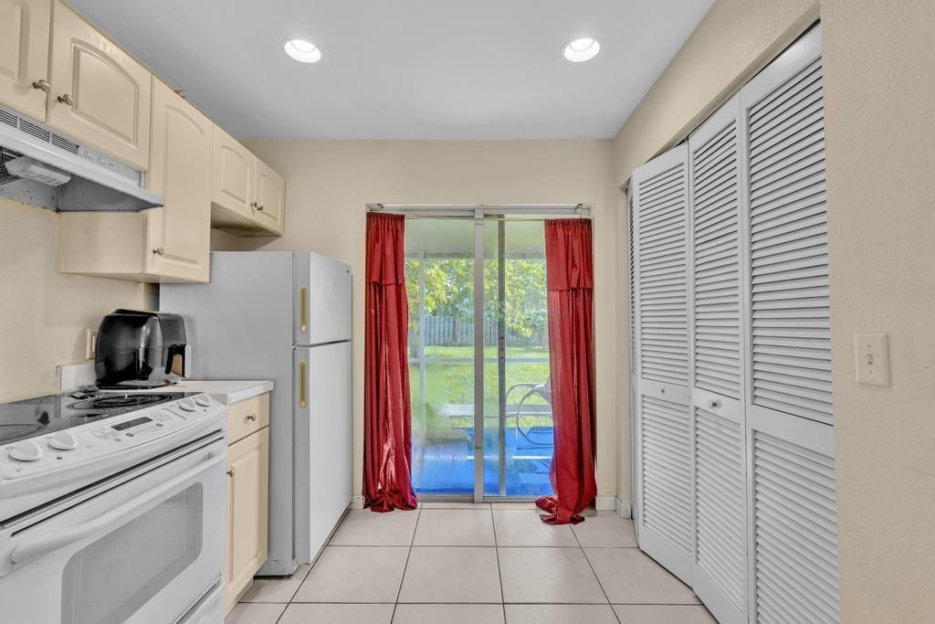 6811 2nd Street, Limestone Creek, FL 33458 Photo