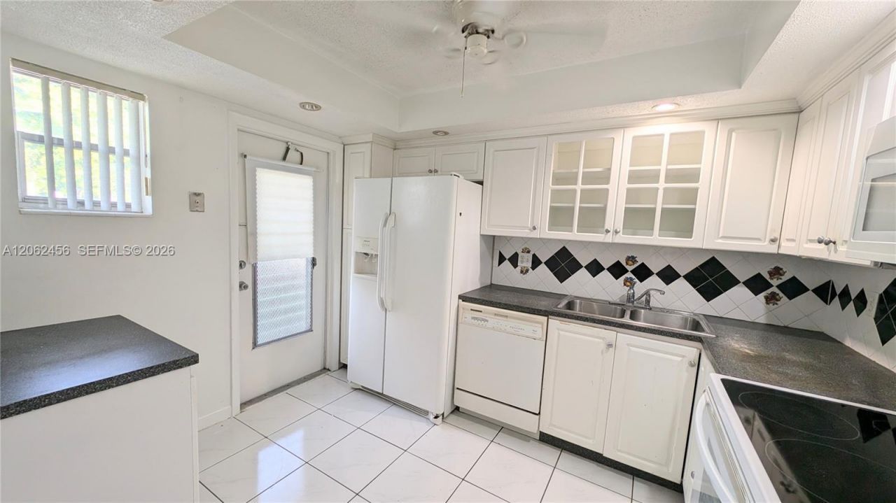 19051 NE 2nd Ave, Unit 1507, Miami, FL 33179 Photo