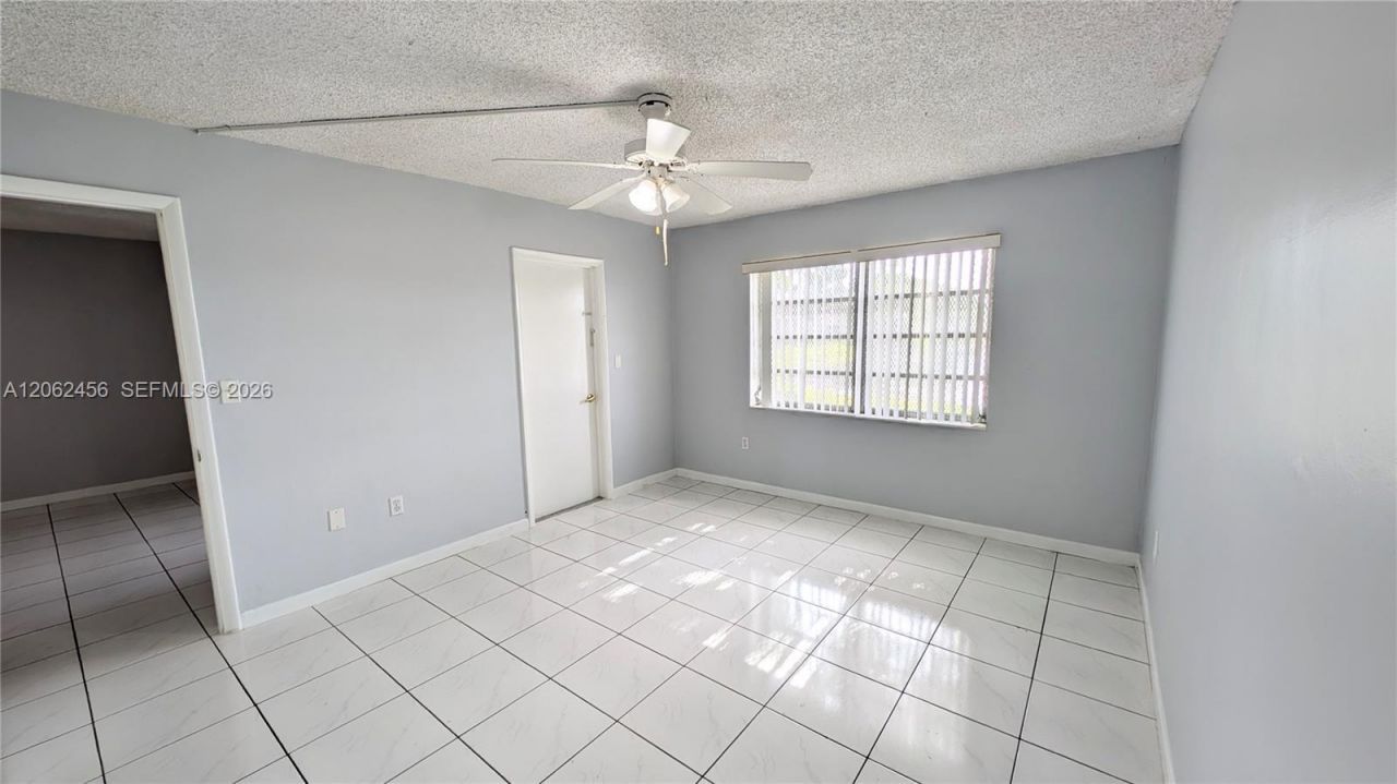 19051 NE 2nd Ave, Unit 1507, Miami, FL 33179 Photo